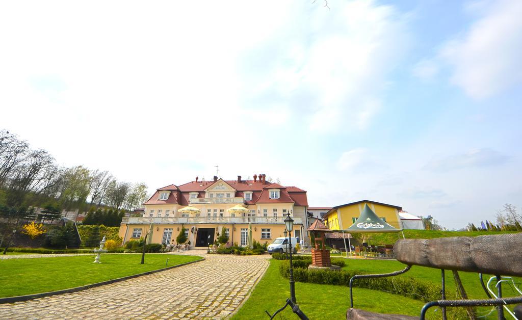 Dworek Katarzynki Kobylnica  Luaran gambar